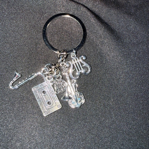 Silver Musical Instrument Keychain - Picture 2 of 2